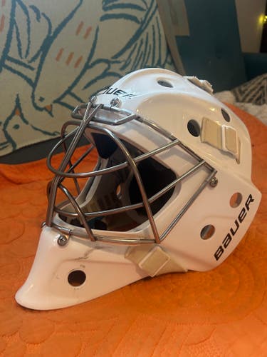 Small Bauer 940 Goalie Mask (Used)