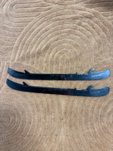 Bauer Fly-Ti 280-XL mm Blades (Used)