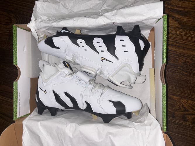 Nike Cleats (New) Diamond Turf 96 White / Black / Gold Size 8.5 M