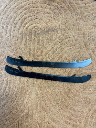 Bauer Fly-Ti 272-XL mm Blades (Used)