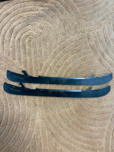 Bauer Fly-Ti 272-XL mm Blades (Used)