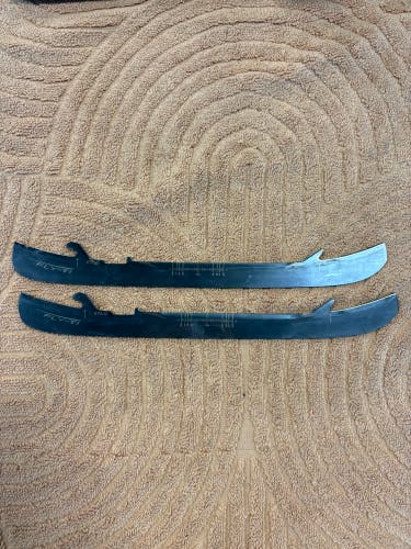 Bauer Fly-Ti 272-XL mm Blades (Used)