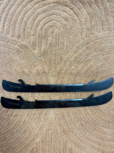 Bauer Fly-Ti 272-XL mm Blades (Used)