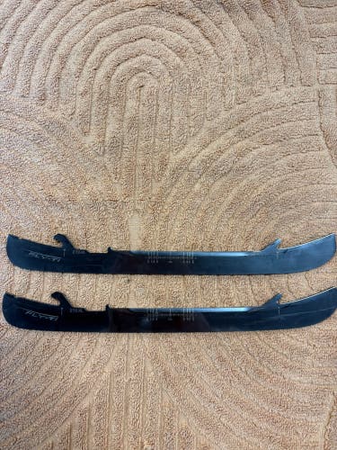 Bauer Fly-Ti 272-XL mm Blades (Used)