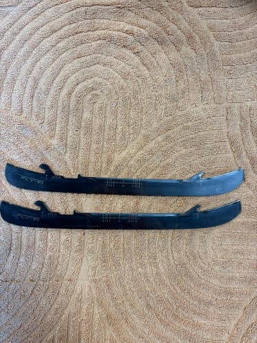Bauer Fly-Ti 272-XL mm Blades (Used)