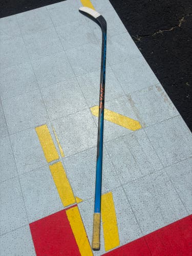 Senior Bauer Nexus Sync Right Handed Hockey Stick P88 70 Flex (Used)
