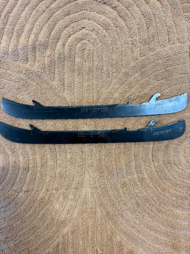 Bauer Fly-Ti 272-XL mm Blades (Used)
