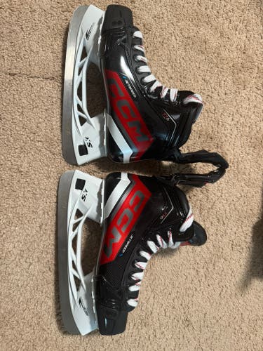2023 CCM JetSpeed FT6 Hockey Skates Regular Width Size 5.5 (New)