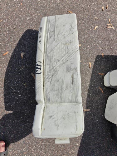 34" Warrior Ritual R/G6 Goalie Leg Pads (Used)