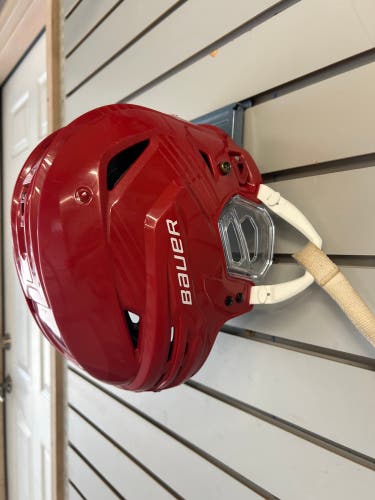 Small Bauer Re-Akt 90 Helmet (Used)