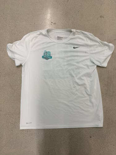 White XL Men's Nike Shirt (Used)