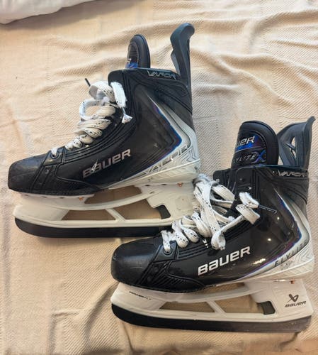 2025 Bauer Vapor Flylite Hockey Skates 8.5 (Used)