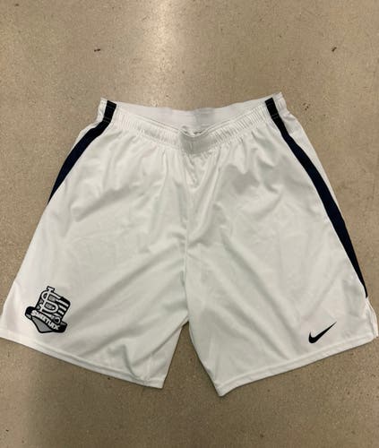 White Medium Men's Nike Shorts (New)