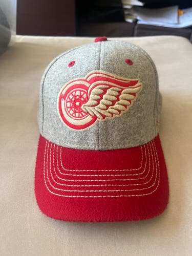 Detroit Red wings winter classic Grey Small / Medium Reebok Hat (New)