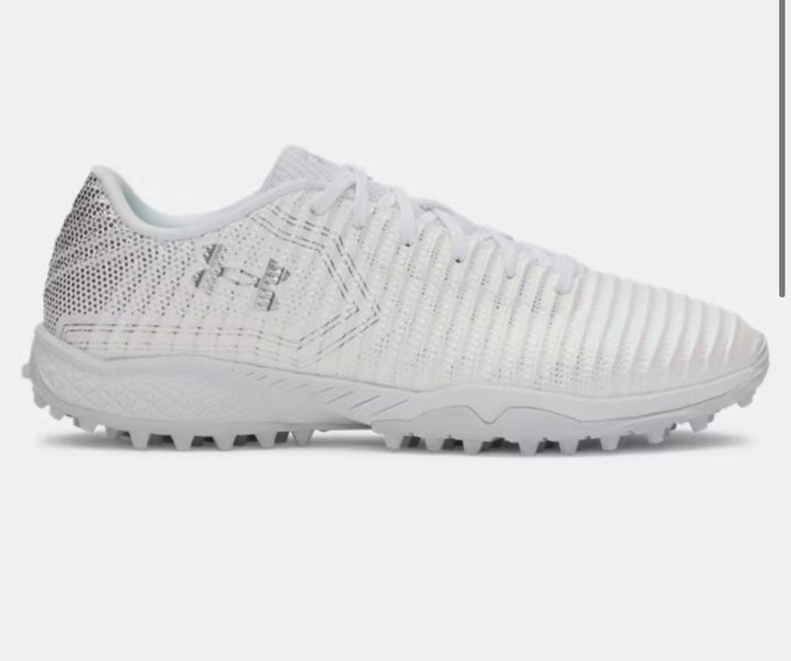 White Unisex Size M 8.0 (W 9.0) Under Armour Blur Low Top Turf Cleats (New)