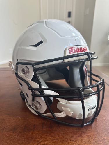 Youth Medium Riddell SpeedFlex Helmet (Used)