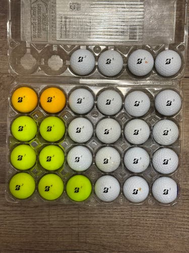 28 Bridgestone e12 Golf Balls - 5A/4A Condition