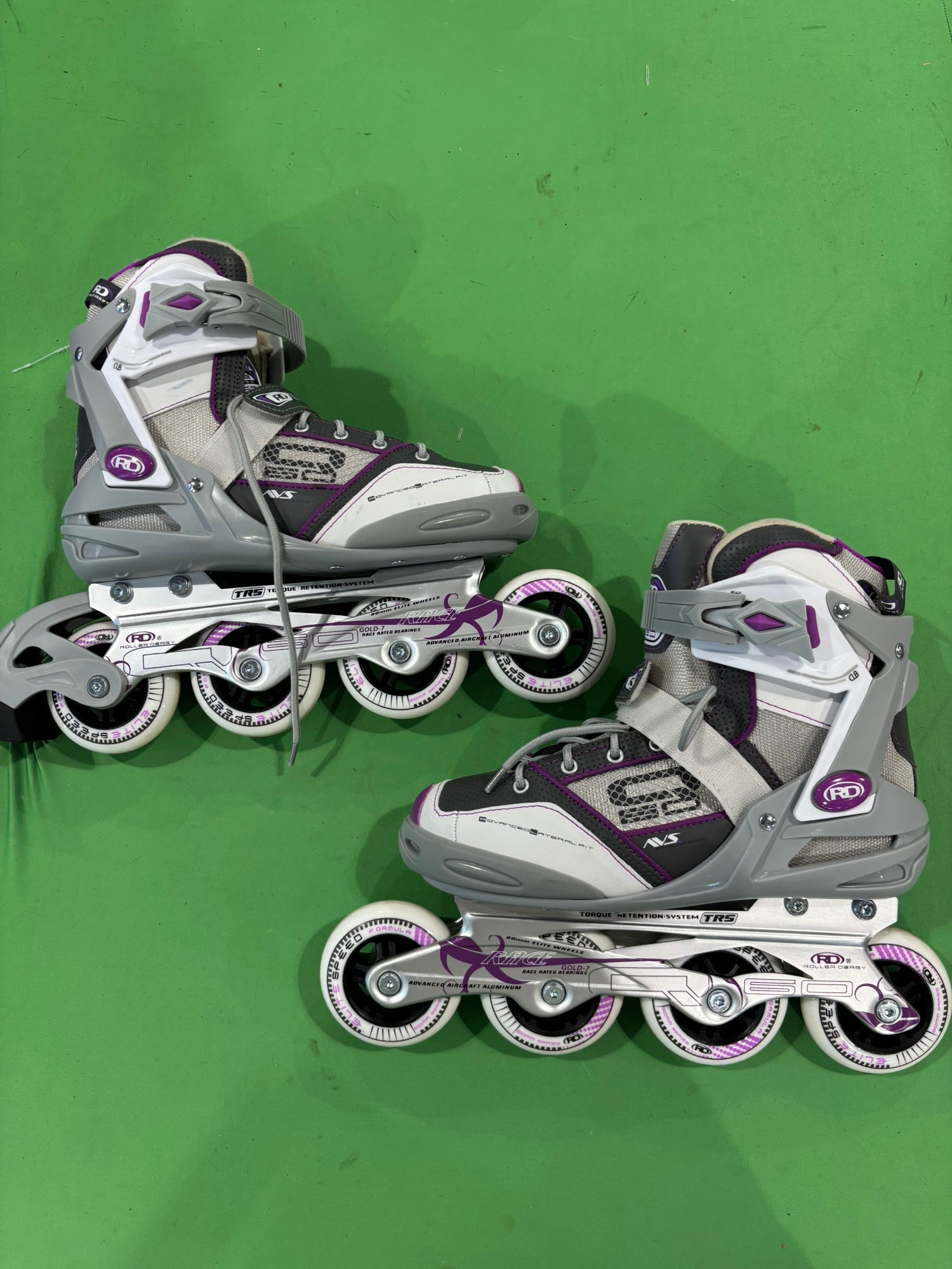 Adjustable Inline Skates Adult XL 9-11.5 Eliti Infinite‎ Passion Used ELITE INFINITE PASSION ADJ 7-9 Senior Rec Fitness  main image 2