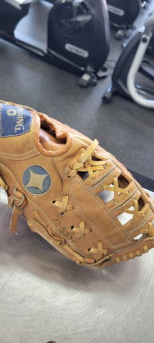 Used Spalding ROD CAREW BB/SB Glove RH Throw None 12" 11497-C000158139