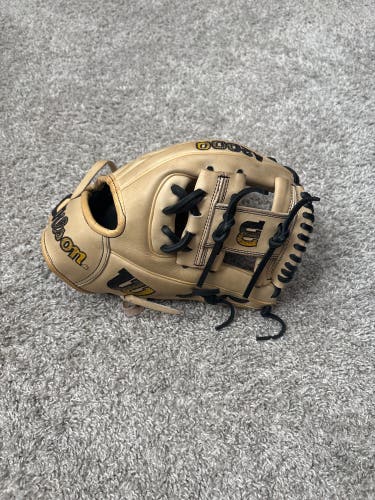 Wilson A2000 RH Infield Baseball Glove 11.5" (Used)