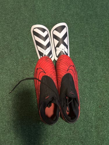 Red Men's Size M 9.0 (W 10.0) Nike Phantom GX Turf Cleats and Shin guards