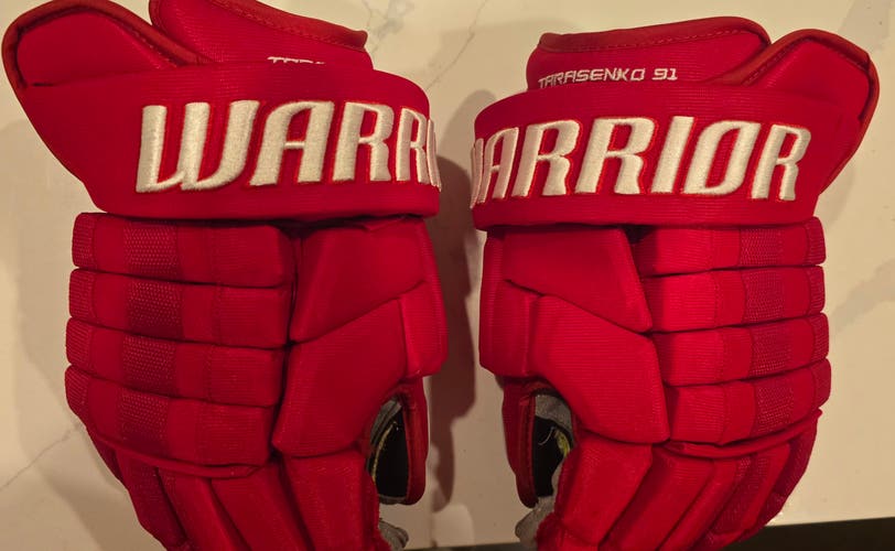 Warrior Alpha Pro Stock Gloves 14" Red Wings - Vladimir Tarasenko