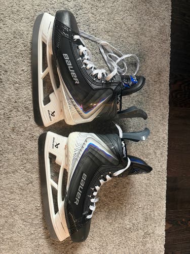 2026 Bauer Vapor Flylite Hockey Skates 9.5, Fit 1
.  Worn on ice once, almost new