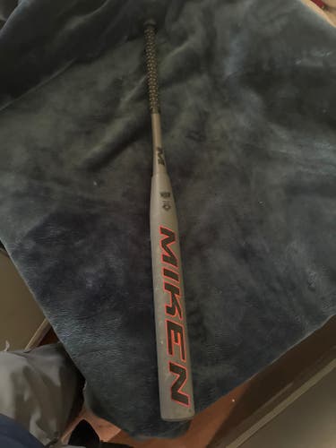 Miken Ultra Composite Bat 26 oz 34" (Used)