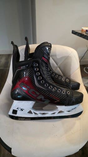 Black 2026 CCM JetSpeed FT8 Pro Hockey Skates Regular Width 10 (Used)