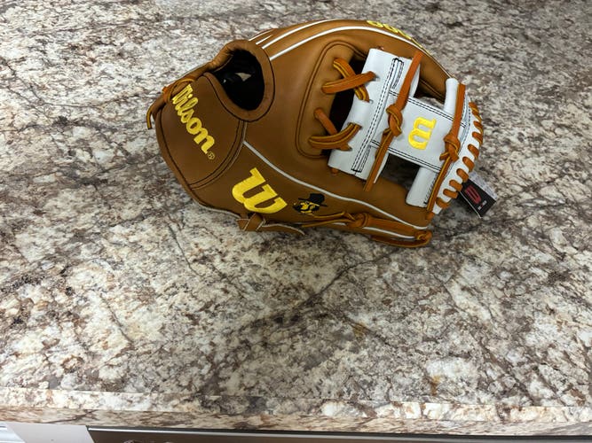 2025 Wilson A2000 RH Infield Baseball Glove 11.5" (New)