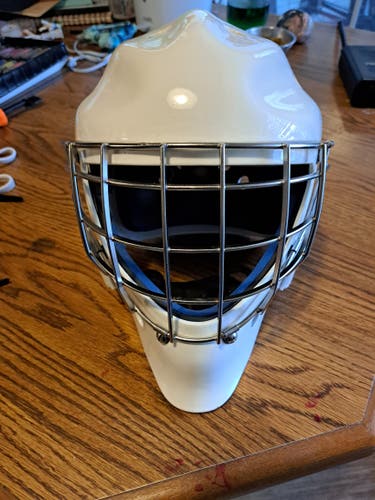 Junior Medium Vaughn Goalie Mask (Used)