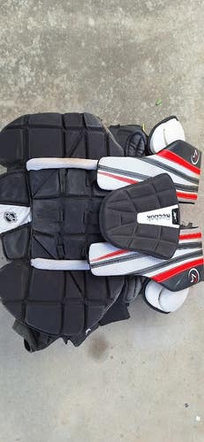 XL Reebok P4 Goalie Chest Protector (Used)