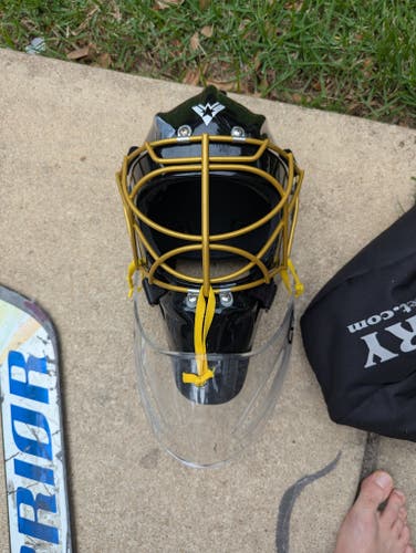 Full senior goalie setup — 11 pieces, Bauer / Warrior / Victory