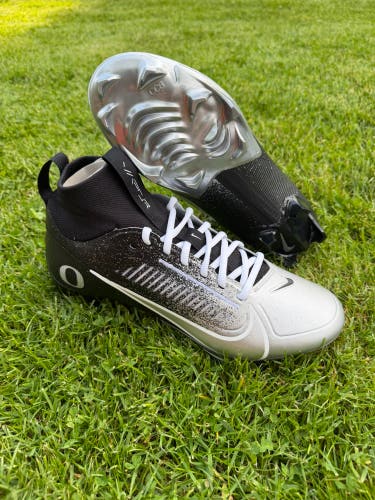 BRAND NEW Oregon Team Issued Vapor Edge Pro 360 2 NCAA Size 10