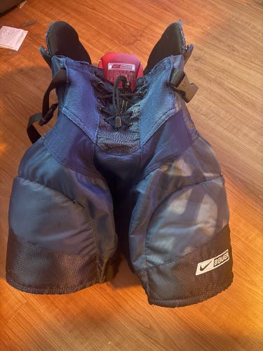 Men's Youth Medium Bauer Supreme 70 Hockey Pants (Used)
