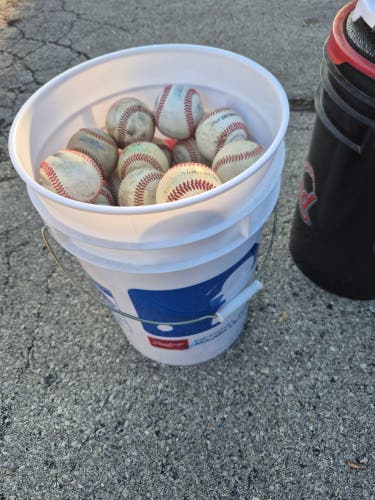 Rawlings MLB Bucket full of Baseballs