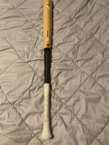 DeMarini D243 Maple Composite BBCOR Certified Bat (-3) 31 oz 34" (Used)