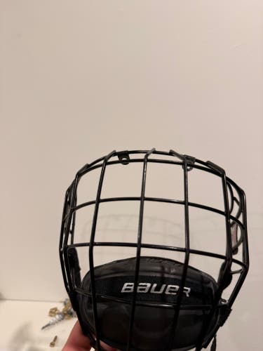 Small Bauer Profile II Facemask (Used)