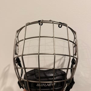 Medium Bauer Profile III Facemask Full Cage (Used)