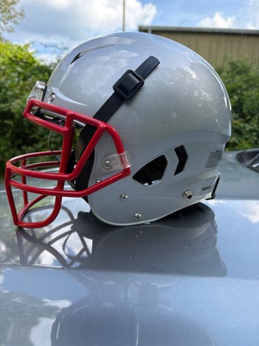 Youth Medium Schutt Vengeance A11 Helmet (Used)