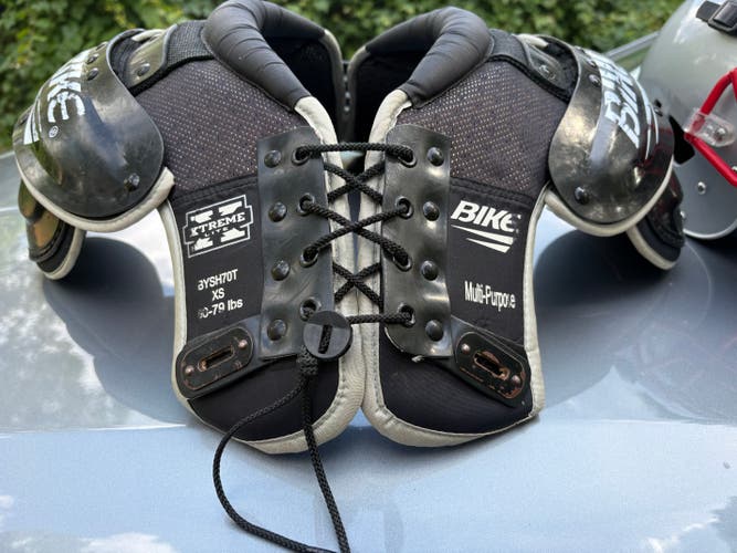 XS Youth Shoulder Pads (Used)