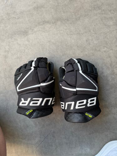 Bauer Vapor Hyperlite Gloves 12" (Used)