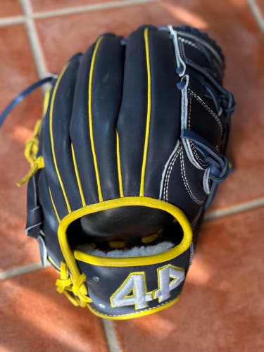 2025 44 Pro Signature Series RH Infield Baseball Glove 12" (New)