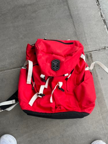 Pacific Rink Pond Pack Red (Used)