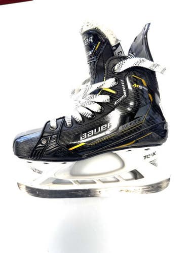 Used Bauer SUPREME M5 PRO Junior Hockey Skate Junior 03 11860-S000309658