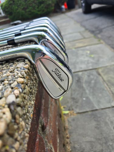 Men's Titleist 2023 T200 Left Hand Iron Set Stiff Flex (Used)