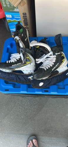 Black/White 2024 Bauer Vapor X Velocity Hockey Skates Extra Wide Width Size 6.5 (Used)
