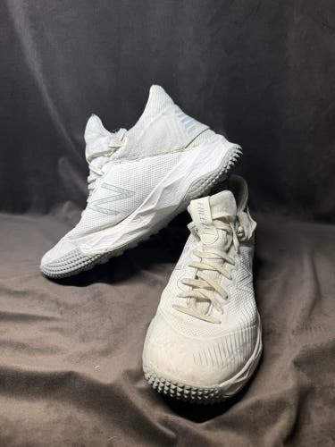 White Men's Size M 9.0 (W 10.0) Adult New Balance Shoes (Used)
