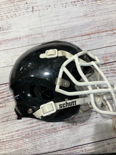 Black Youth Large Schutt Vengeance A11 Helmet (Used)
