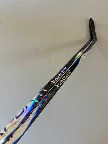 *2 Pack* of New 70 Flex P90TM Senior Bauer Vapor Flylite Left Hand Hockey Sticks